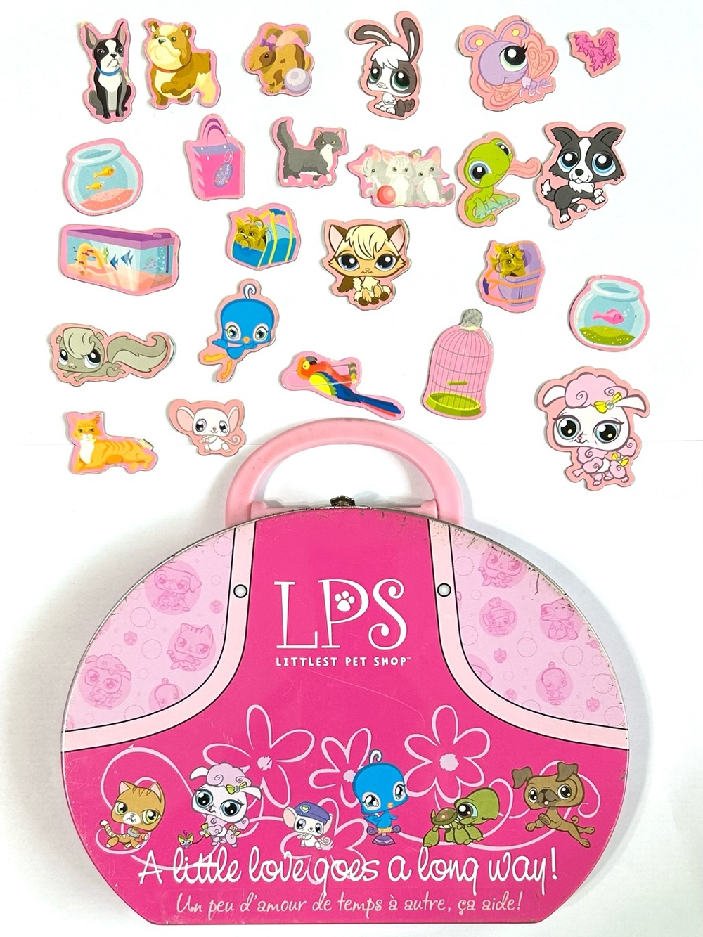 Littlest Pet Shop Magnetic Purse & 24 Magnets. 2006 LPS